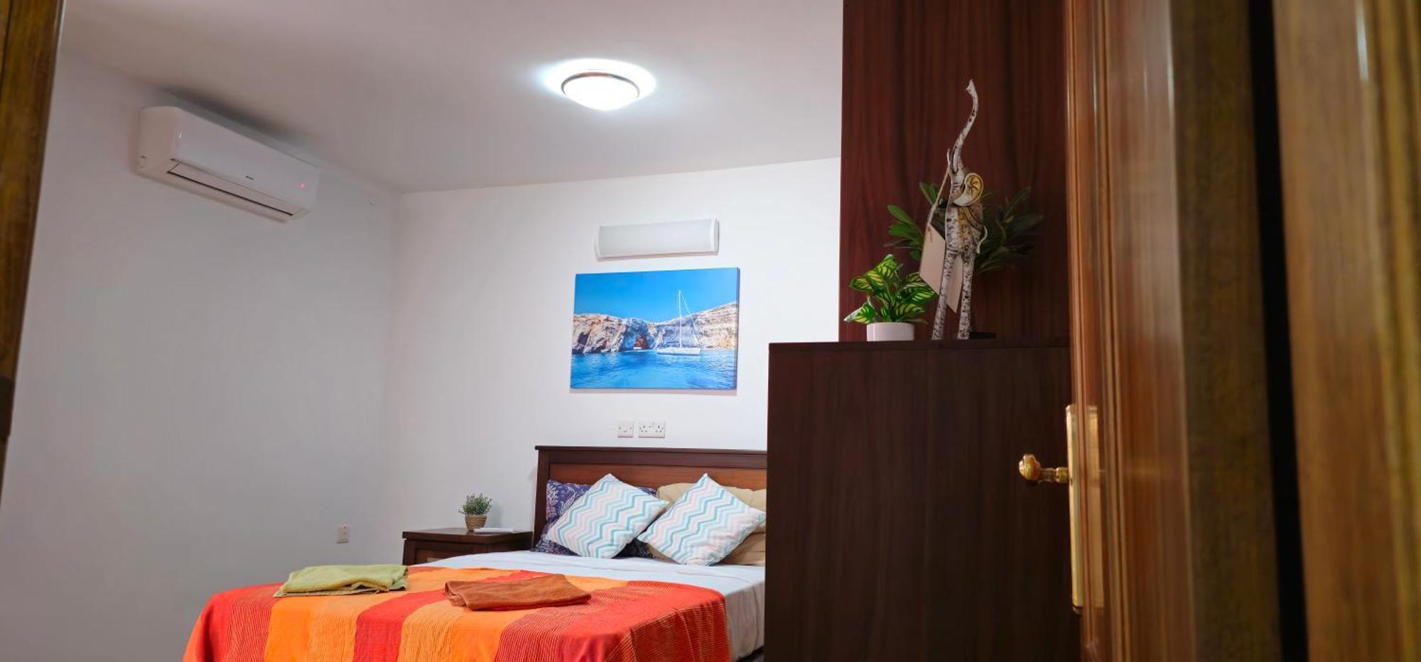 3 Floors Villa On Promenade 4 Bedrooms 3 Bathrooms Sliema Esterno foto