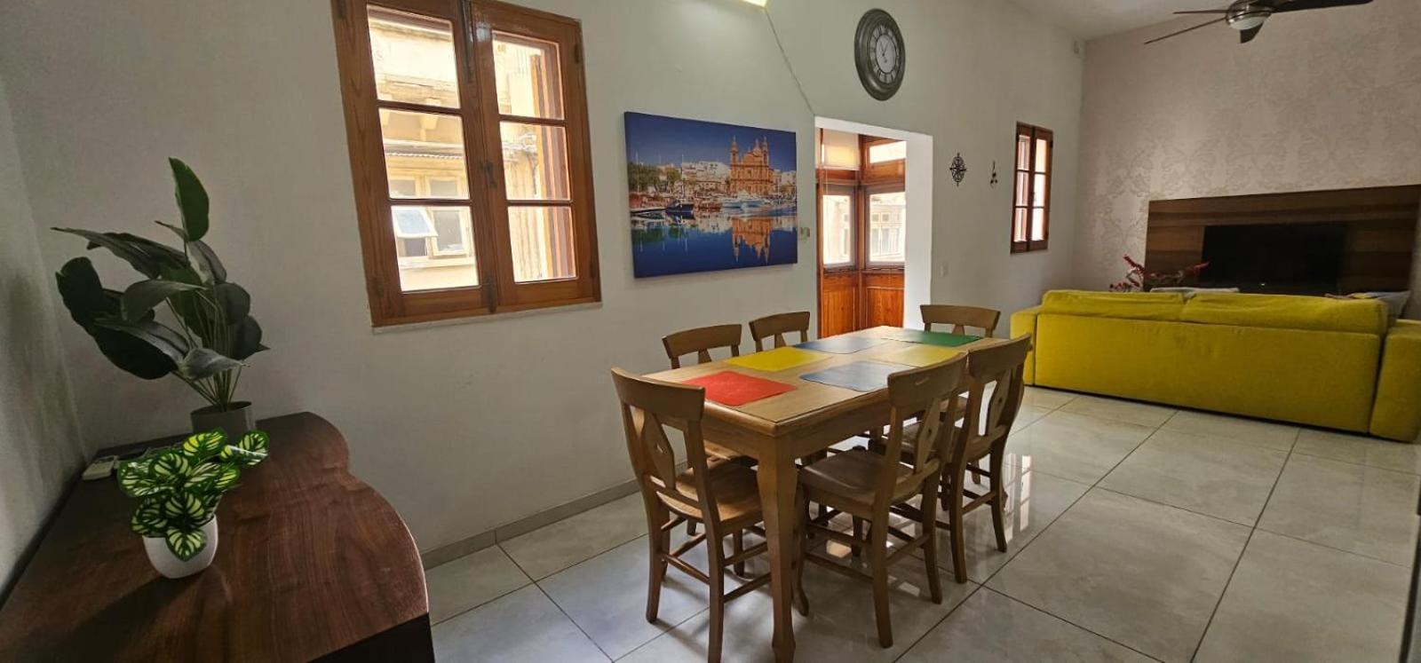 3 Floors Villa On Promenade 4 Bedrooms 3 Bathrooms Sliema Esterno foto