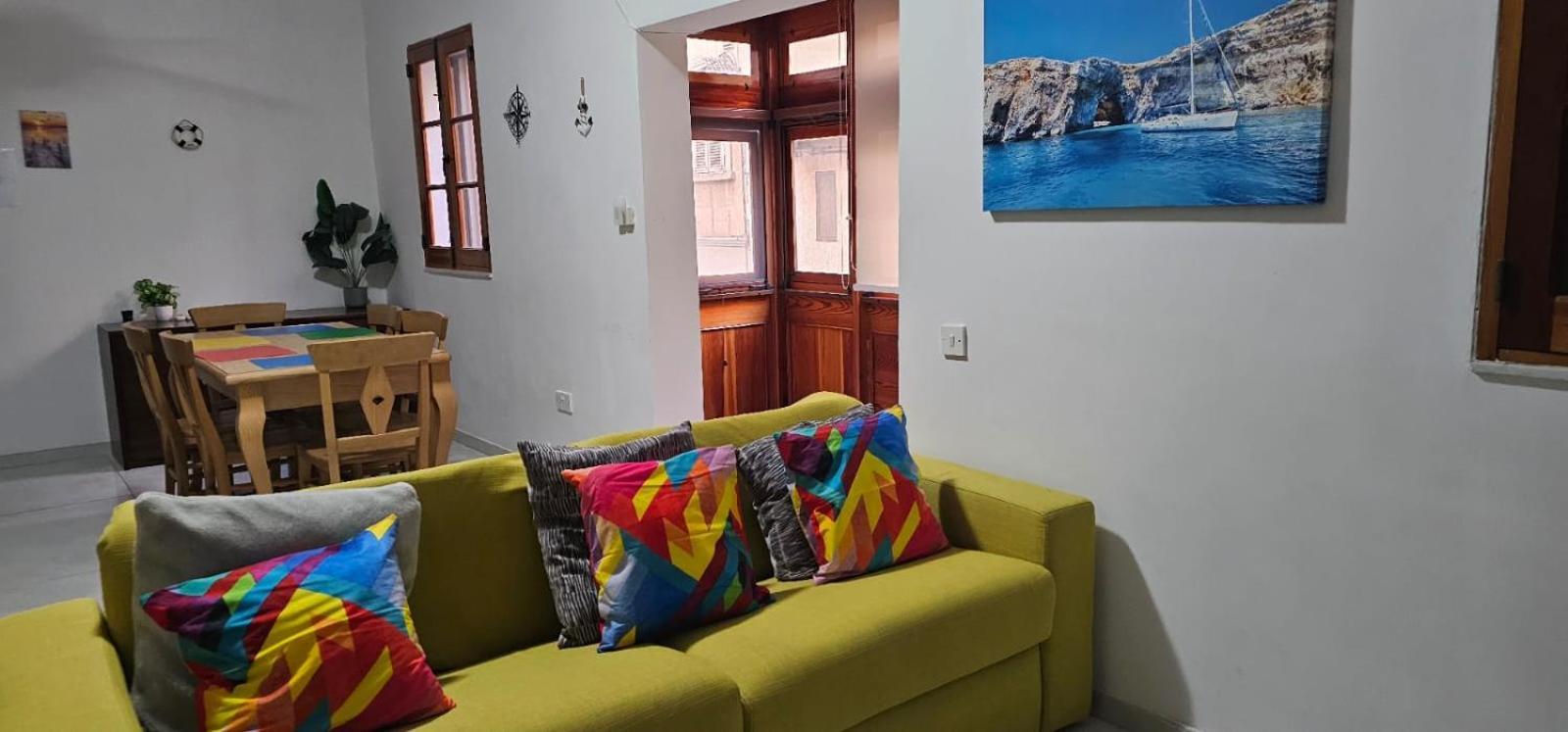 3 Floors Villa On Promenade 4 Bedrooms 3 Bathrooms Sliema Esterno foto
