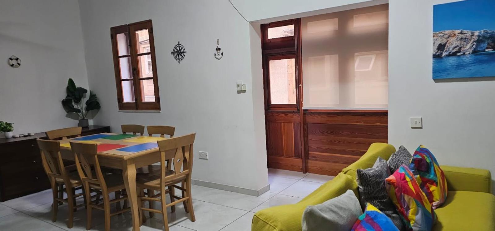 3 Floors Villa On Promenade 4 Bedrooms 3 Bathrooms Sliema Esterno foto