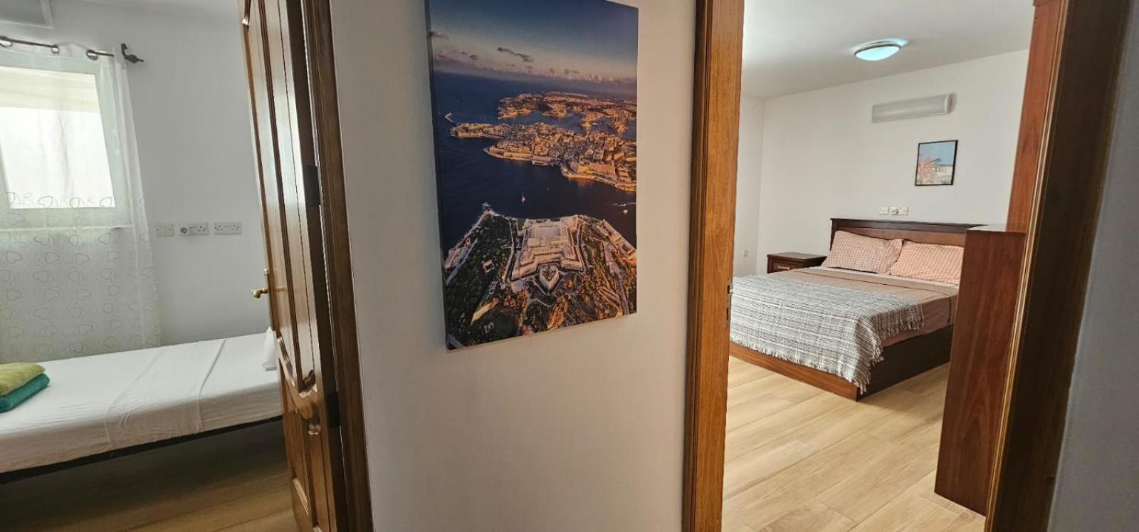 3 Floors Villa On Promenade 4 Bedrooms 3 Bathrooms Sliema Esterno foto