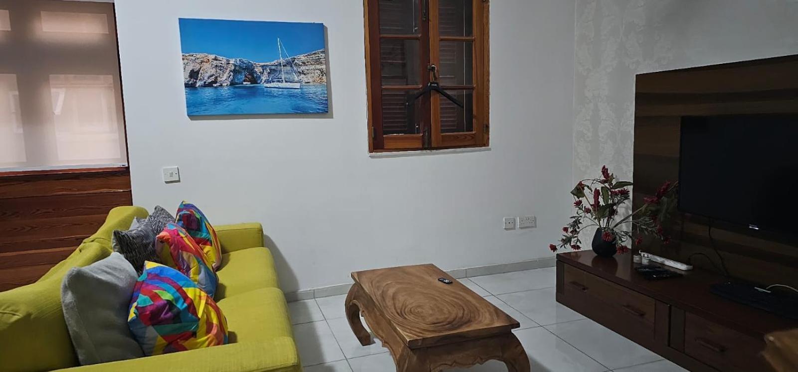 3 Floors Villa On Promenade 4 Bedrooms 3 Bathrooms Sliema Esterno foto