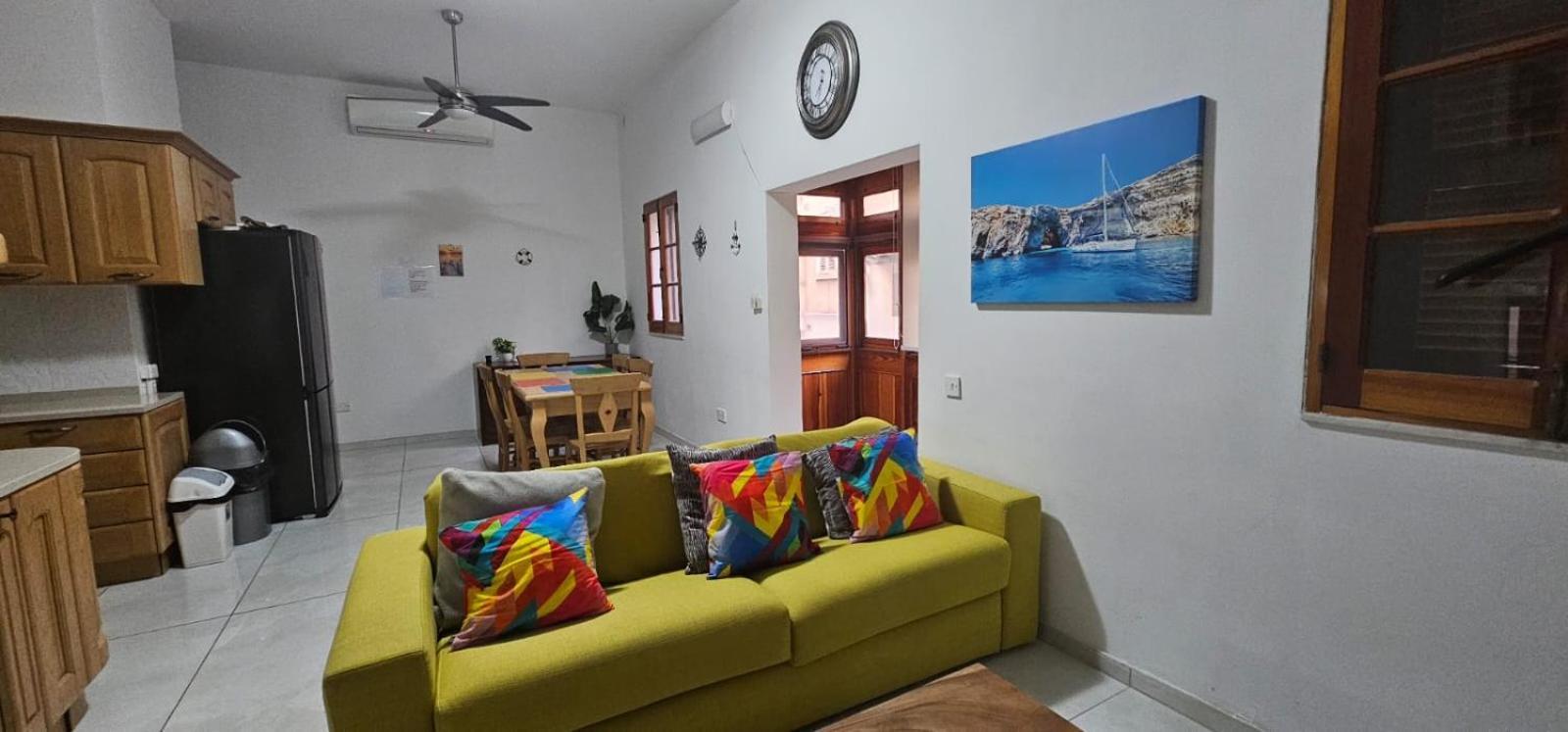 3 Floors Villa On Promenade 4 Bedrooms 3 Bathrooms Sliema Esterno foto