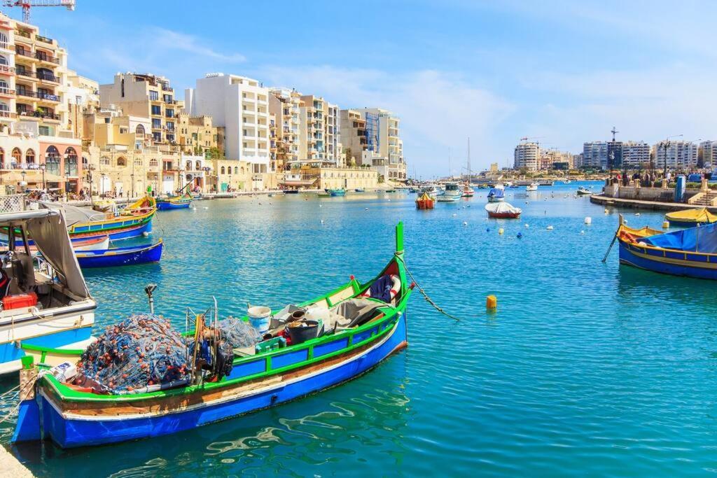 3 Floors Villa On Promenade 4 Bedrooms 3 Bathrooms Sliema Esterno foto